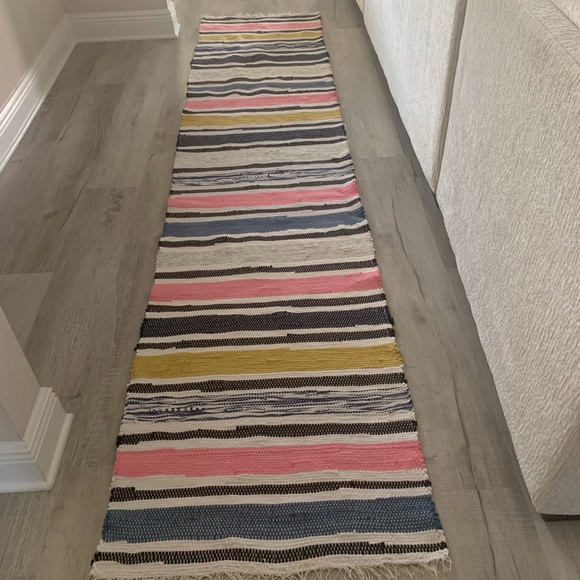 Runner. NWOT - Picture 7 of 10